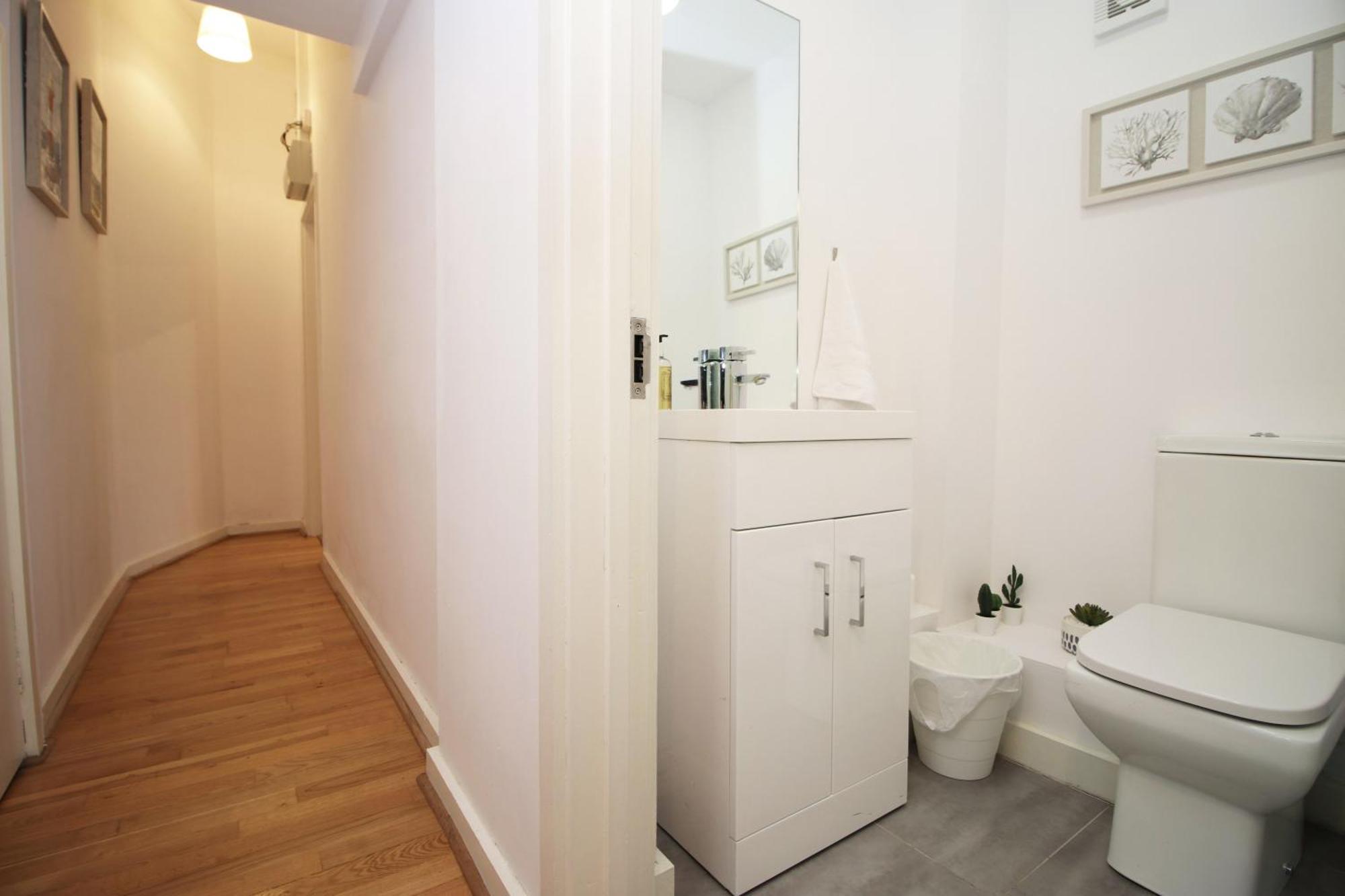 Coastal Penarth Dream! Close To Cardiff Superb Location Near Bars And Restaurants! Dog Friendly And Welcome Breakfast Pack! Exterior photo