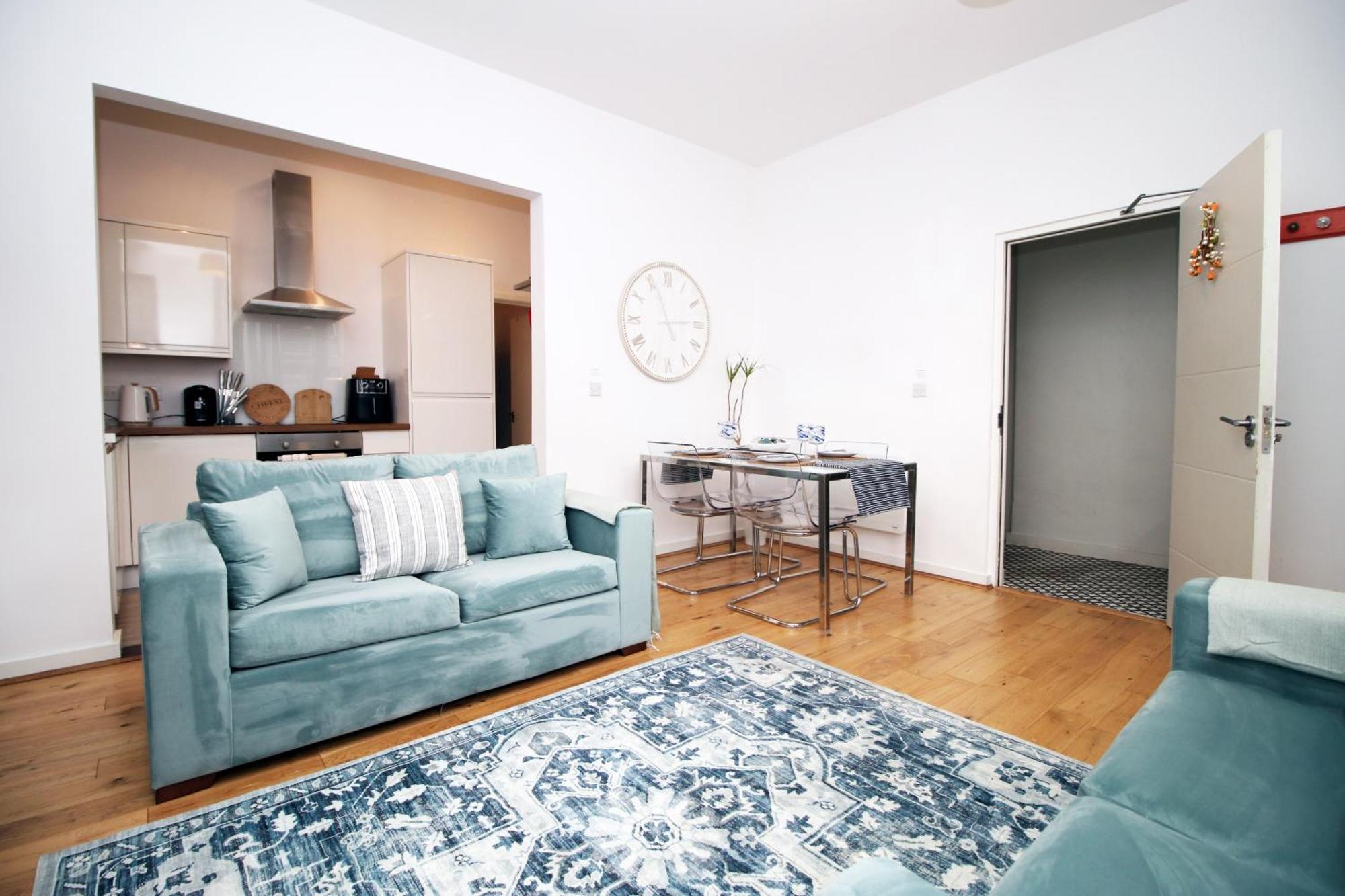 Coastal Penarth Dream! Close To Cardiff Superb Location Near Bars And Restaurants! Dog Friendly And Welcome Breakfast Pack! Exterior photo