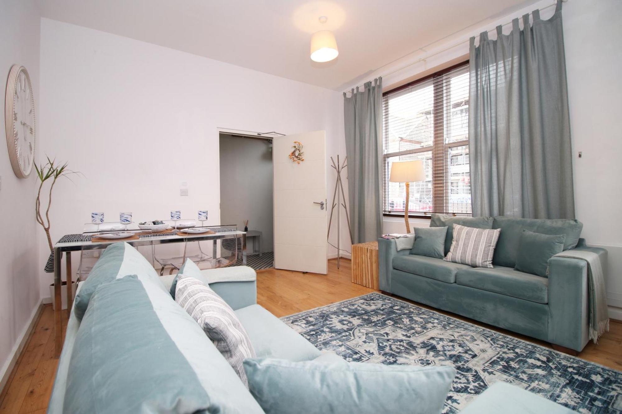 Coastal Penarth Dream! Close To Cardiff Superb Location Near Bars And Restaurants! Dog Friendly And Welcome Breakfast Pack! Exterior photo