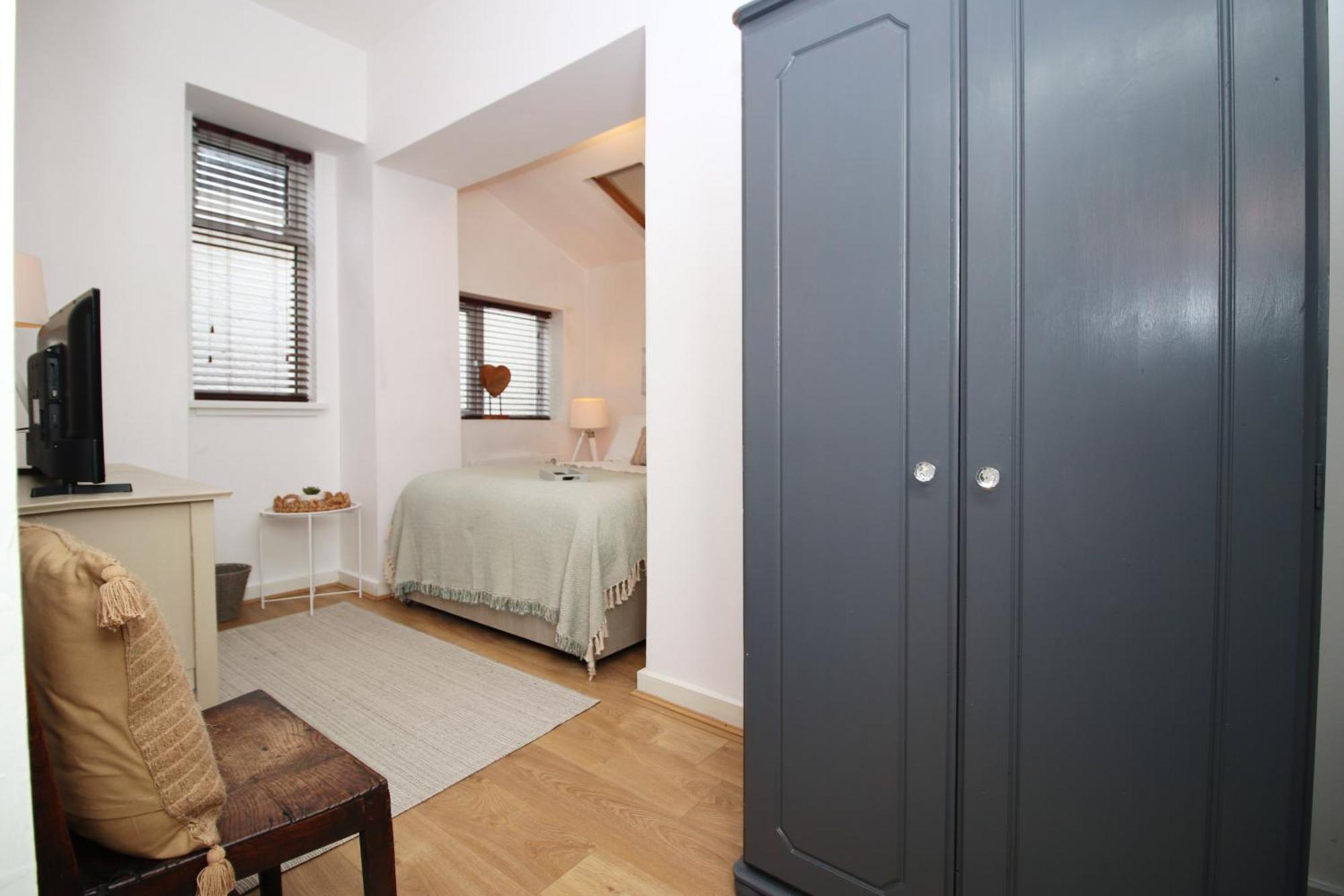 Coastal Penarth Dream! Close To Cardiff Superb Location Near Bars And Restaurants! Dog Friendly And Welcome Breakfast Pack! Exterior photo
