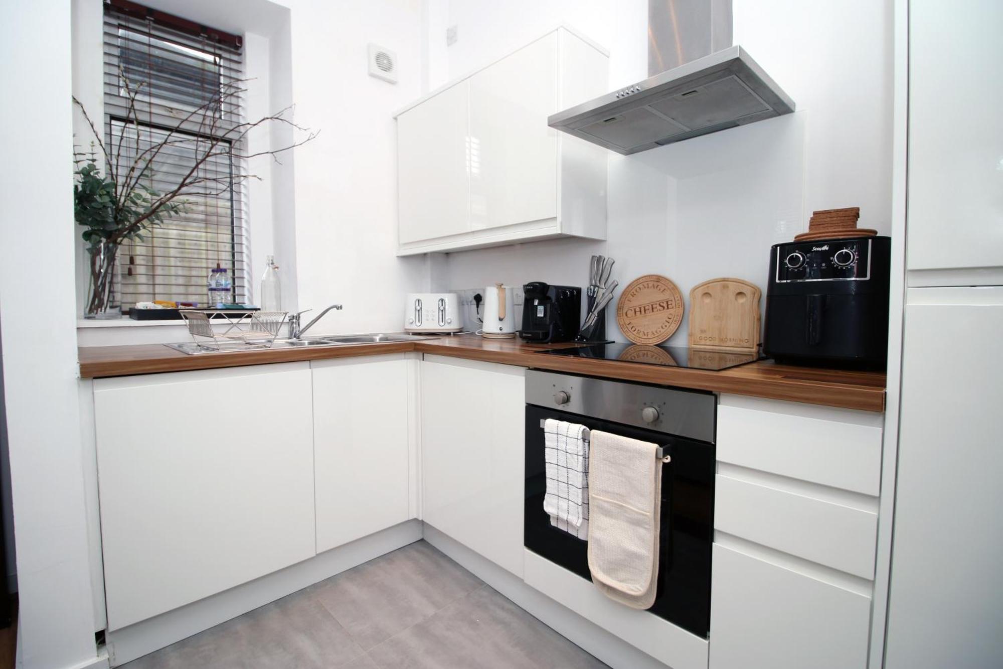 Coastal Penarth Dream! Close To Cardiff Superb Location Near Bars And Restaurants! Dog Friendly And Welcome Breakfast Pack! Exterior photo